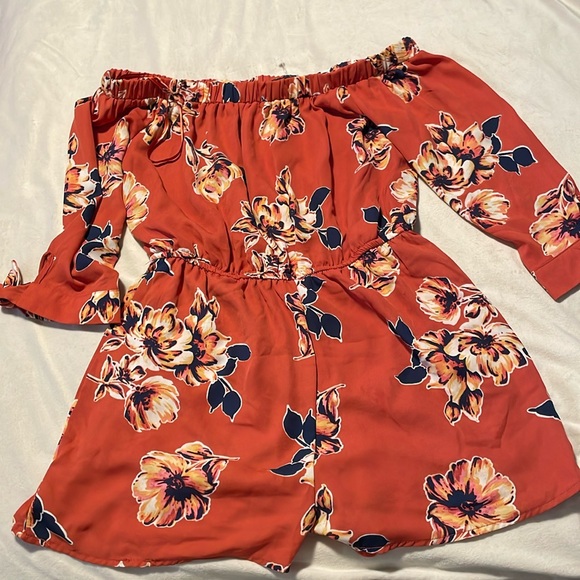 As You Wish Floral Romper Small Early fall summer - Picture 1 of 7